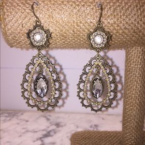NWOT Chloe + Isabel Earrings